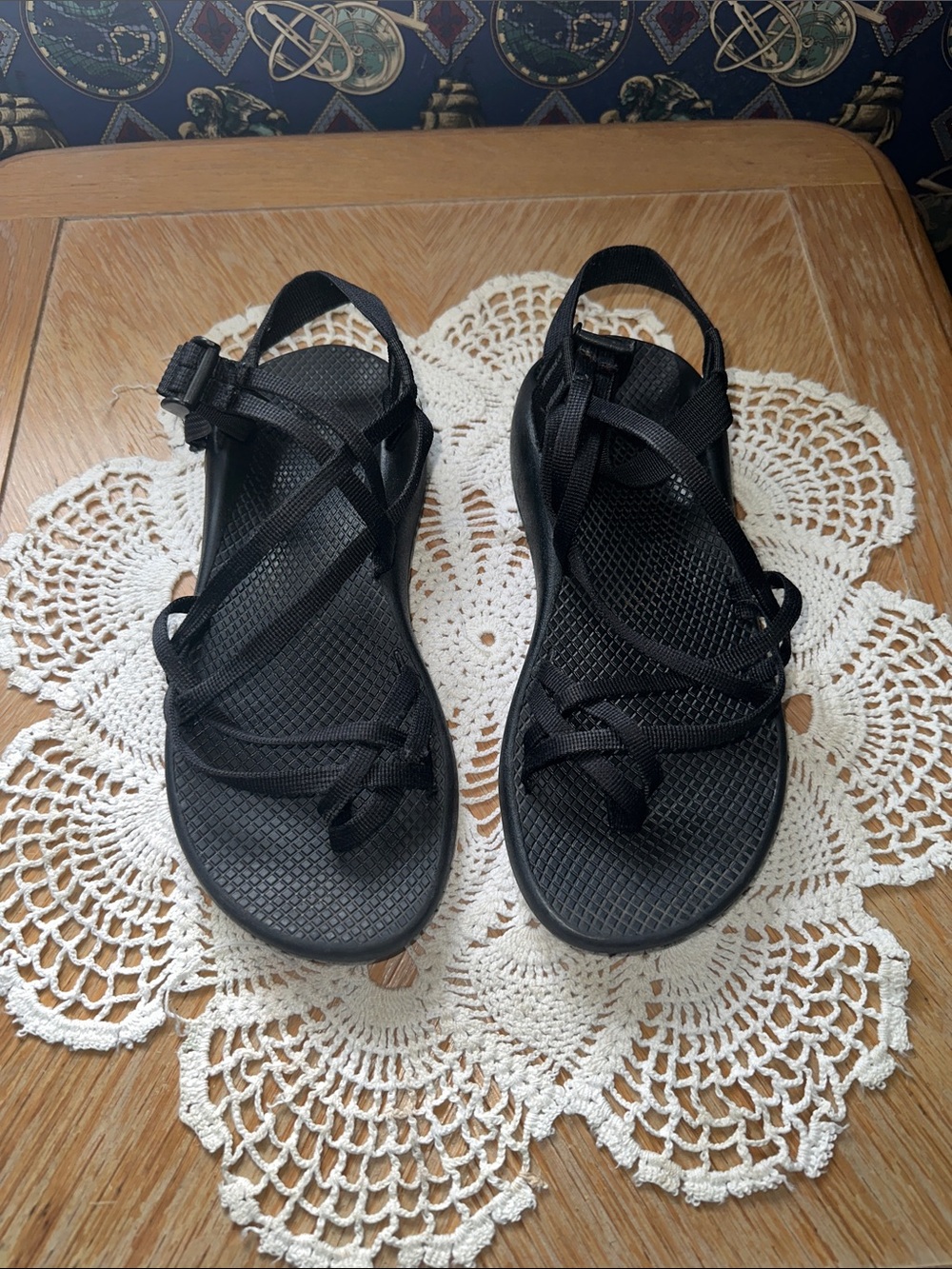 Women's Chaco Black Strappy Outdoor Sandals Size 10